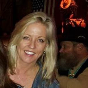 Meet your Posher, Lora